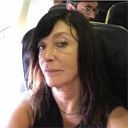 Docente di lettere impartisce lezioni x studenti di scuola media inferiore